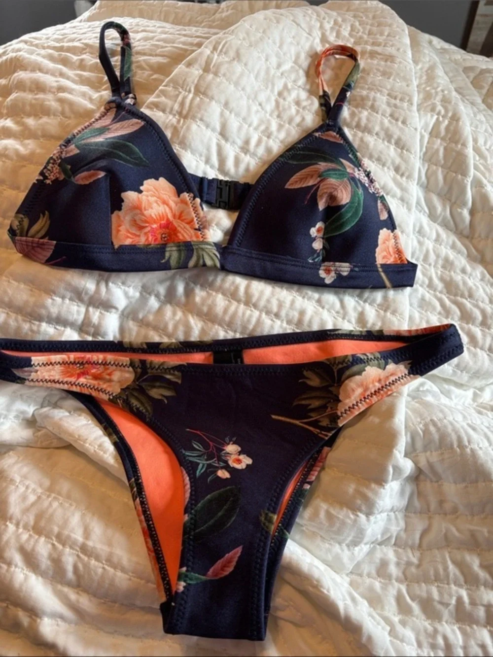 triangl Neoprene swimsuit  Navy-Trim Coral  2 piece Bikini  set size small